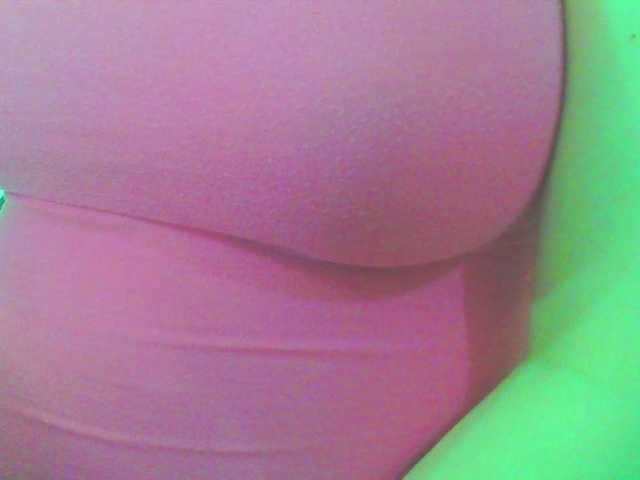 KeepmepregO live cam on BongaCams