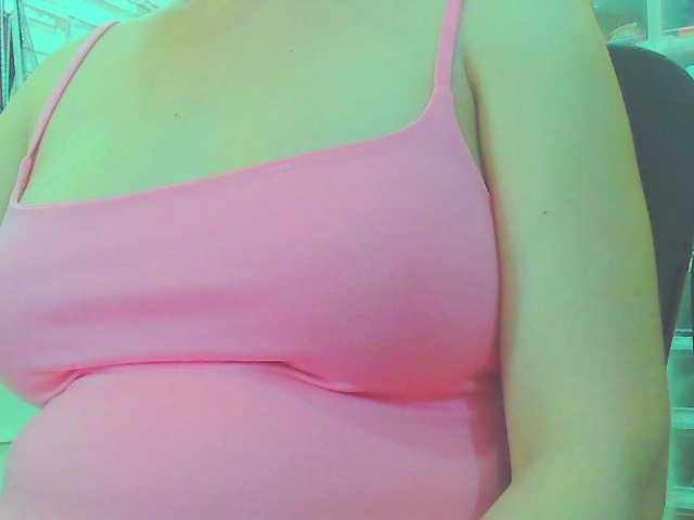 KeepmepregO live cam on BongaCams
