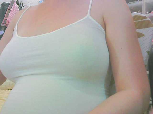 KeepmepregO live cam on BongaCams