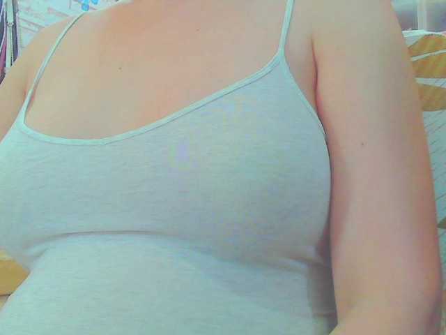 KeepmepregO live cam on BongaCams