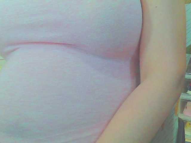 KeepmepregO live cam on BongaCams