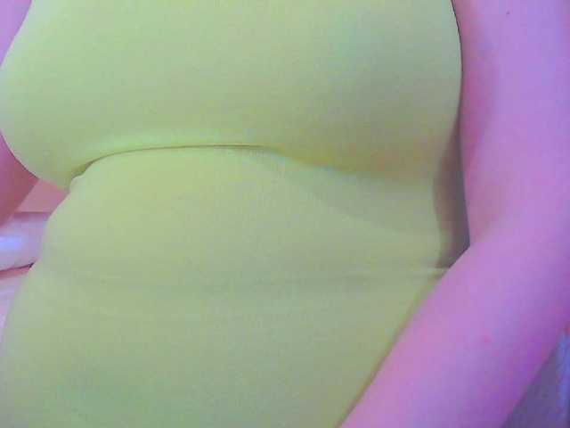 KeepmepregO live cam on BongaCams
