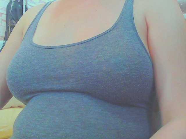 KeepmepregO live cam on BongaCams