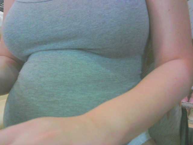 KeepmepregO live cam on BongaCams
