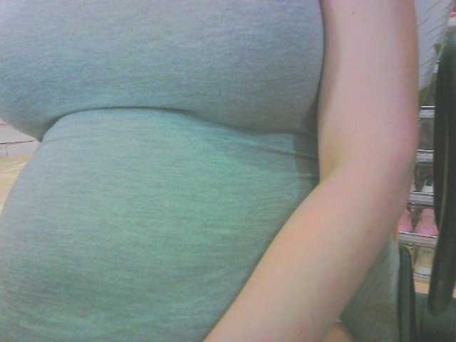 KeepmepregO live cam on BongaCams