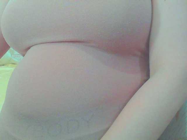 KeepmepregO live cam on BongaCams