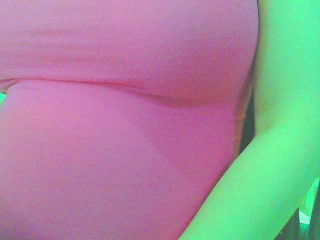 KeepmepregO live cam on BongaCams