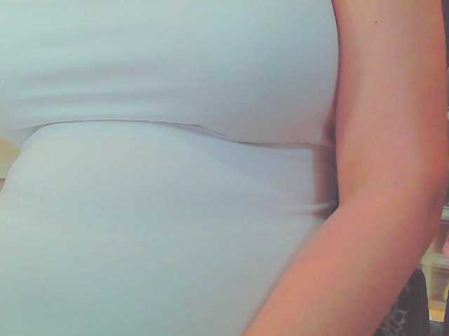 KeepmepregO live cam on BongaCams