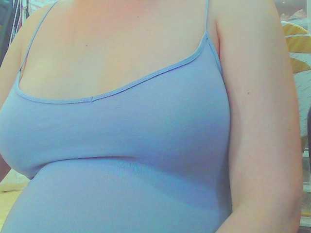 KeepmepregO live cam on BongaCams