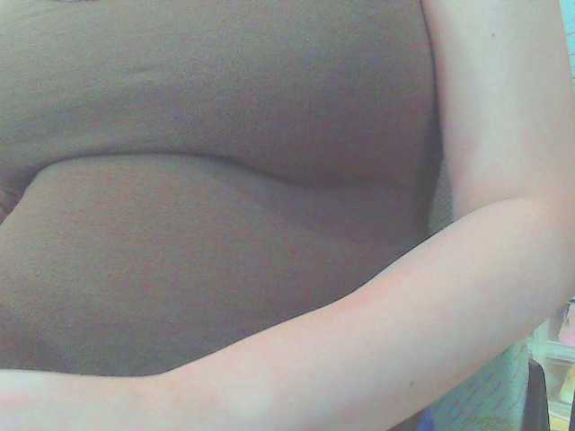 KeepmepregO live cam on BongaCams