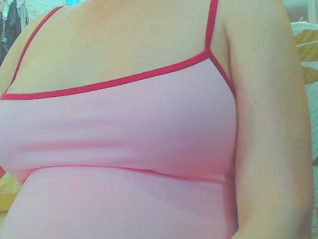 KeepmepregO live cam on BongaCams