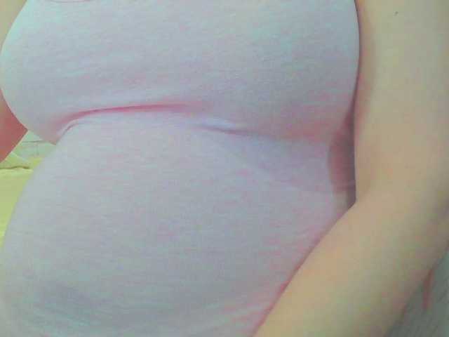 KeepmepregO live cam on BongaCams