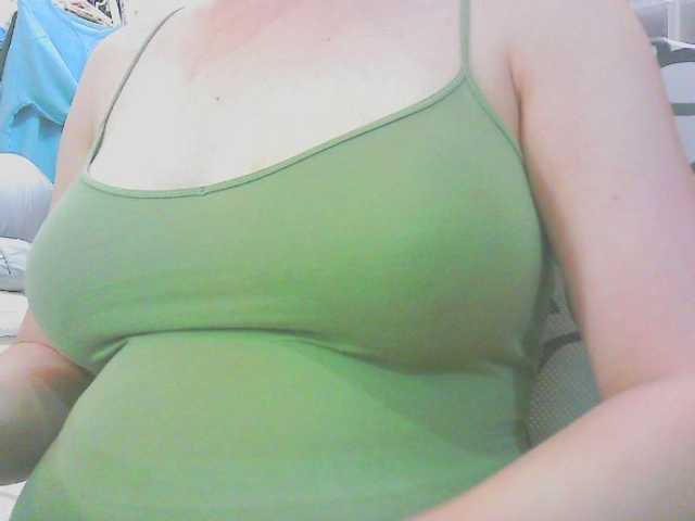 KeepmepregO live cam on BongaCams
