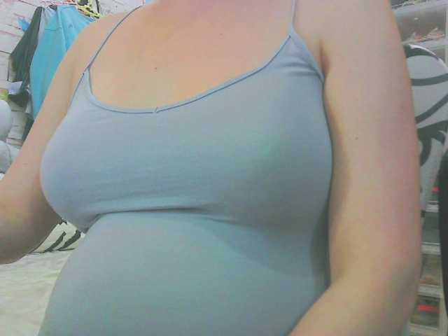 KeepmepregO live cam on BongaCams