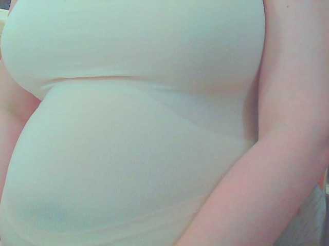 KeepmepregO live cam on BongaCams