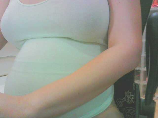 KeepmepregO live cam on BongaCams
