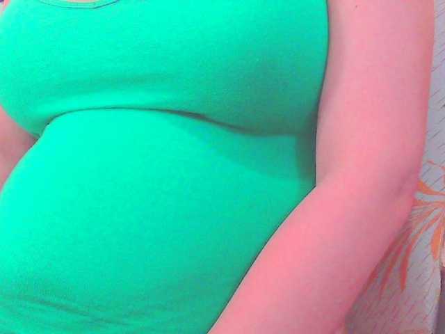 KeepmepregO live cam on BongaCams