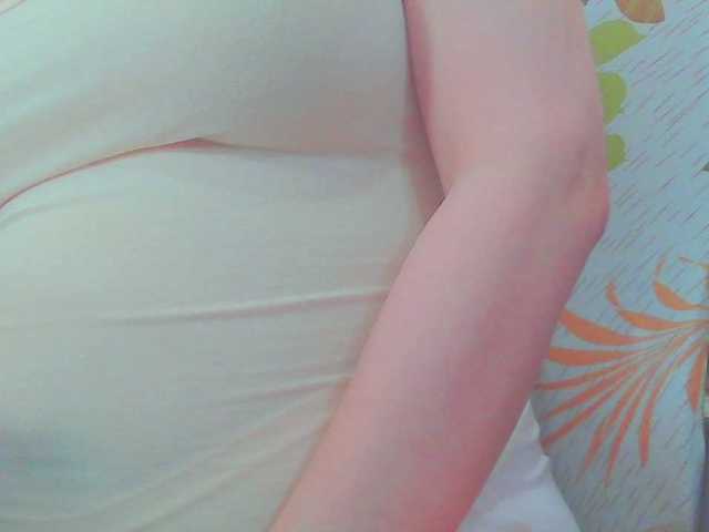 KeepmepregO live cam on BongaCams