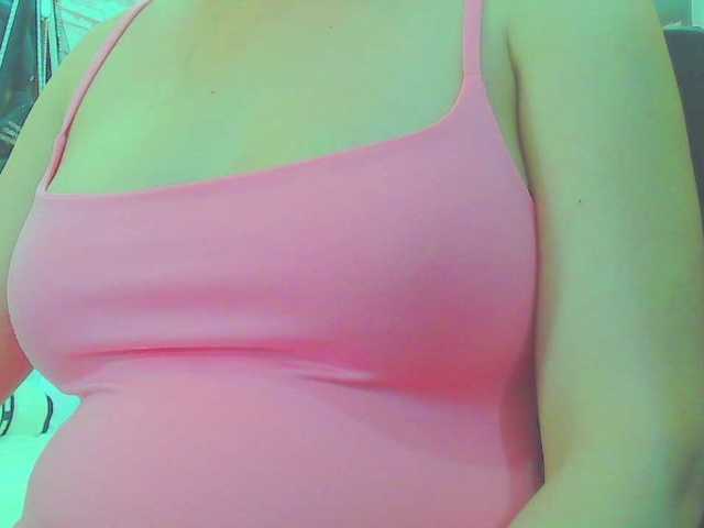 KeepmepregO live cam on BongaCams