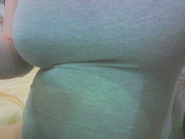 KeepmepregO live cam on BongaCams