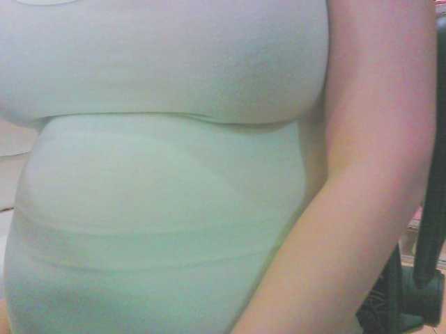 KeepmepregO live cam on BongaCams