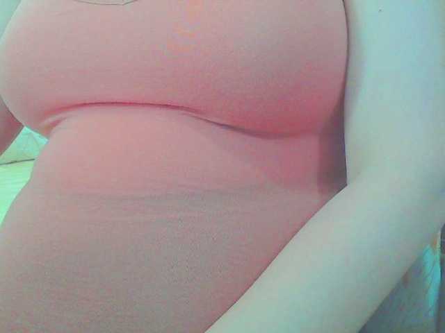KeepmepregO live cam on BongaCams