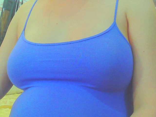 KeepmepregO live cam on BongaCams