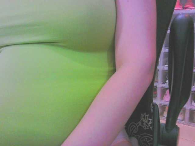 KeepmepregO live cam on BongaCams