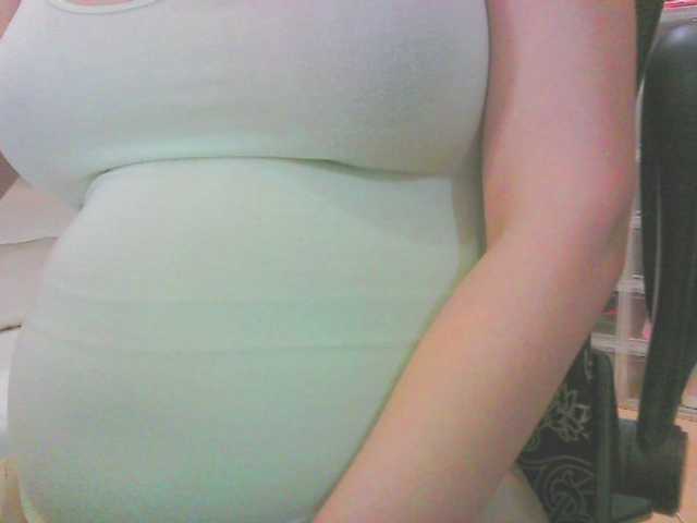 KeepmepregO live cam on BongaCams