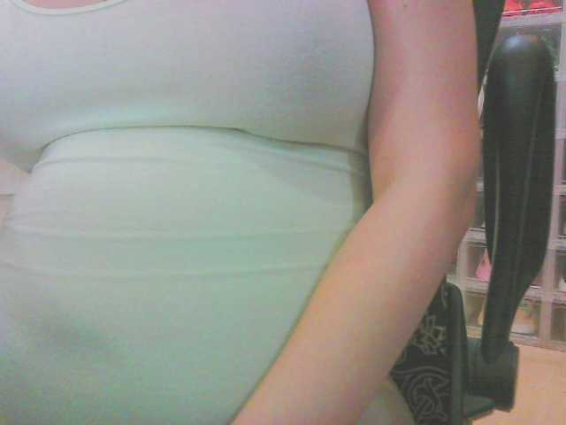 KeepmepregO live cam on BongaCams