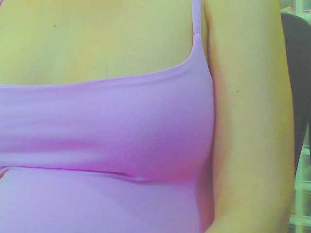 KeepmepregO live cam on BongaCams