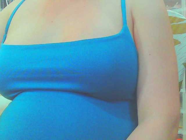 KeepmepregO live cam on BongaCams