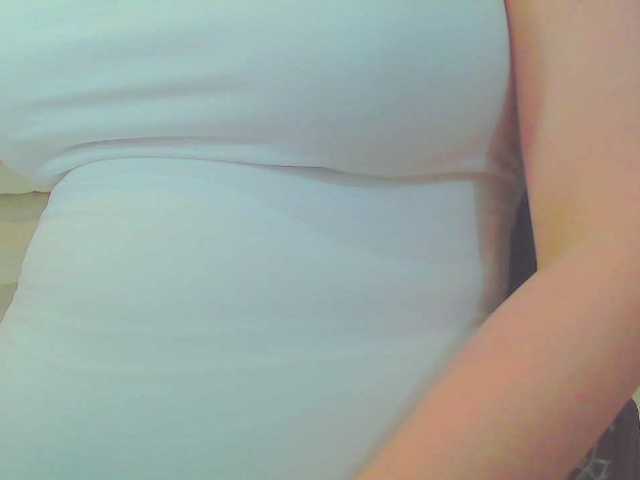 KeepmepregO live cam on BongaCams