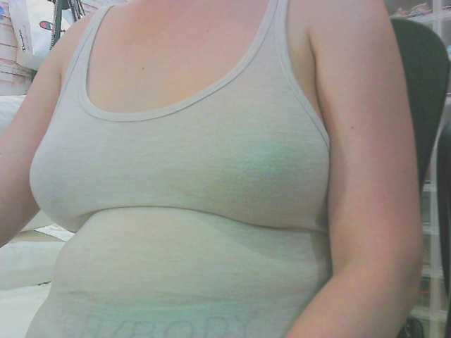 KeepmepregO live cam on BongaCams