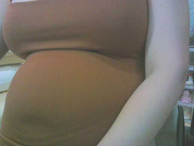 KeepmepregO live cam on BongaCams