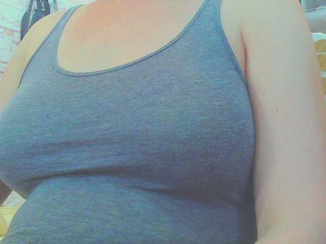 KeepmepregO live cam on BongaCams