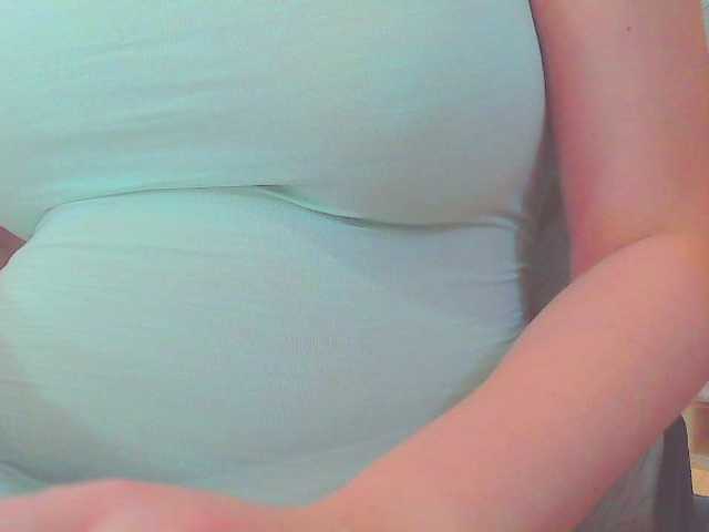KeepmepregO live cam on BongaCams