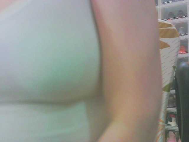 KeepmepregO live cam on BongaCams