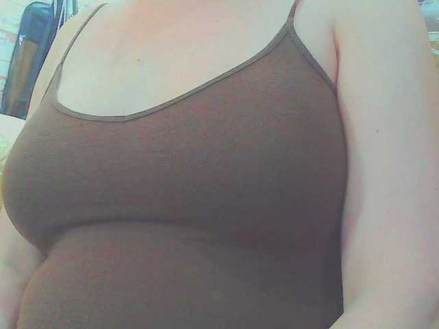 KeepmepregO live cam on BongaCams