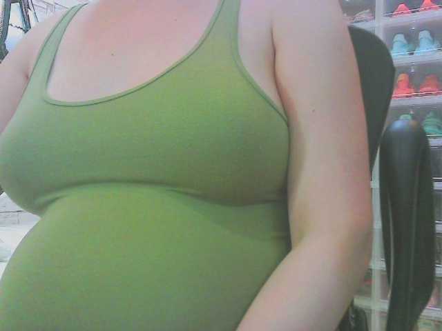 KeepmepregO live cam on BongaCams