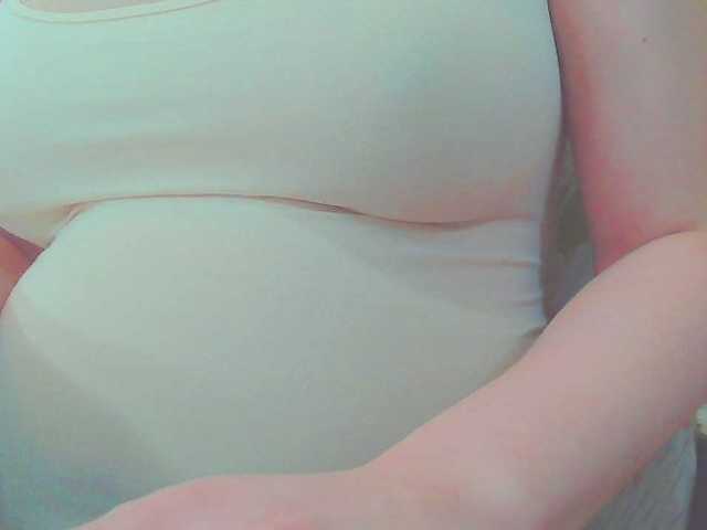 KeepmepregO live cam on BongaCams