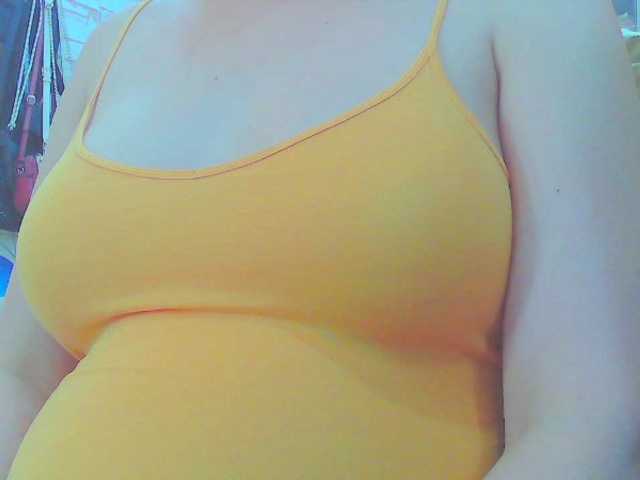 KeepmepregO live cam on BongaCams