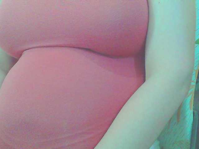 KeepmepregO live cam on BongaCams