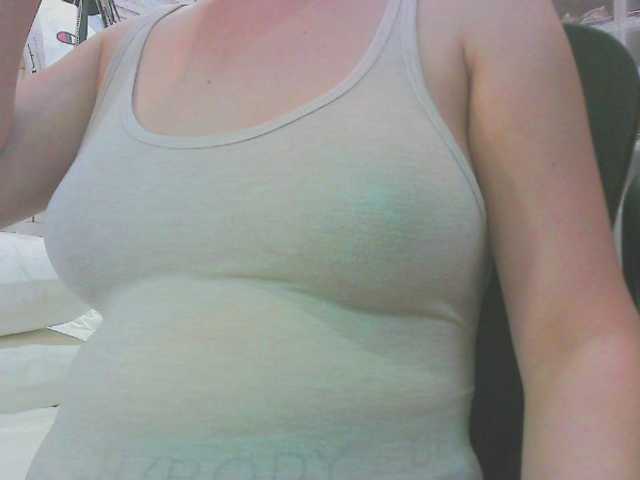 KeepmepregO live cam on BongaCams