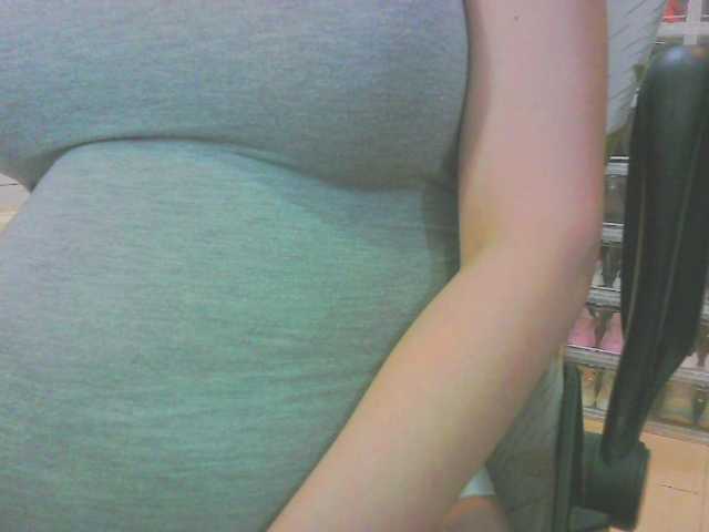 KeepmepregO live cam on BongaCams