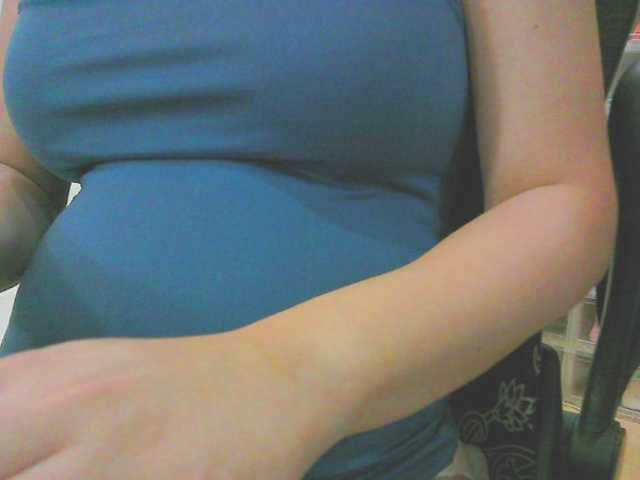 KeepmepregO live cam on BongaCams