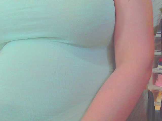 KeepmepregO live cam on BongaCams