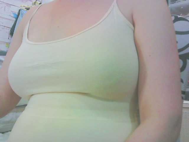 KeepmepregO live cam on BongaCams