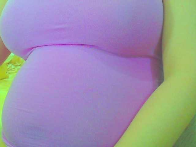 KeepmepregO live cam on BongaCams