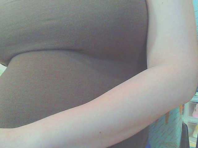 KeepmepregO live cam on BongaCams